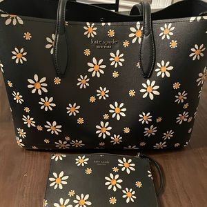 Kate spade purse and wristlet